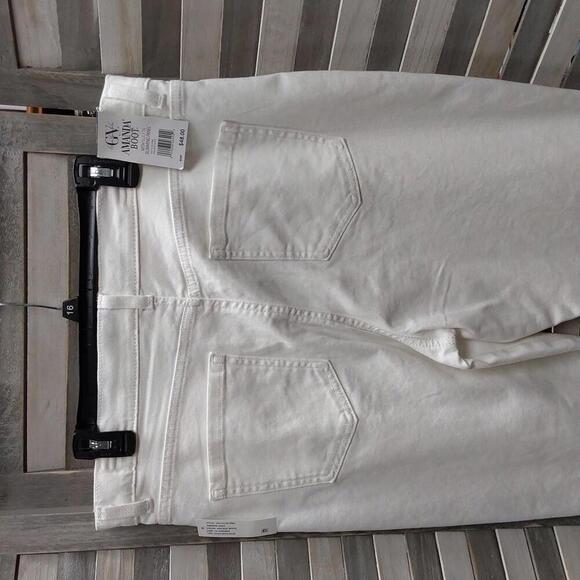 Amanda High-Waisted Bootcut Jeans | Gloria Vanderbilt | 16 - Picture 6 of 15